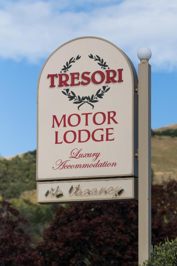 Tresori Motor Lodge Akaroa Exterior photo